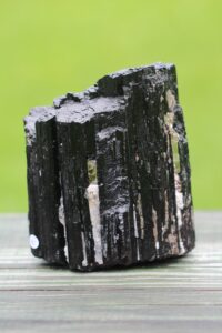 toorkivi-must-turmaliin-klaarsus (1)