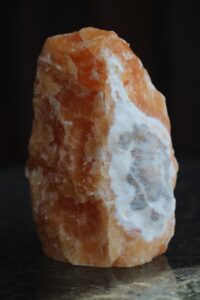 lamp-oranz-kaltsiit-klaarsus (3)