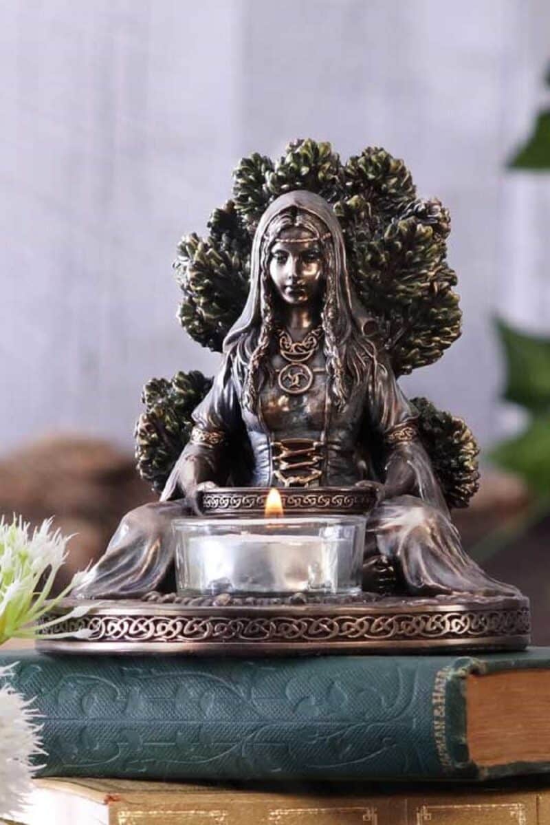 kuunlaalus-keldi-jumalanna-danu-klaarsus-1