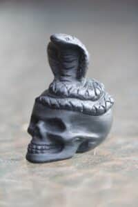 kristallpealuu-must-obsidiaan-maoga (1)